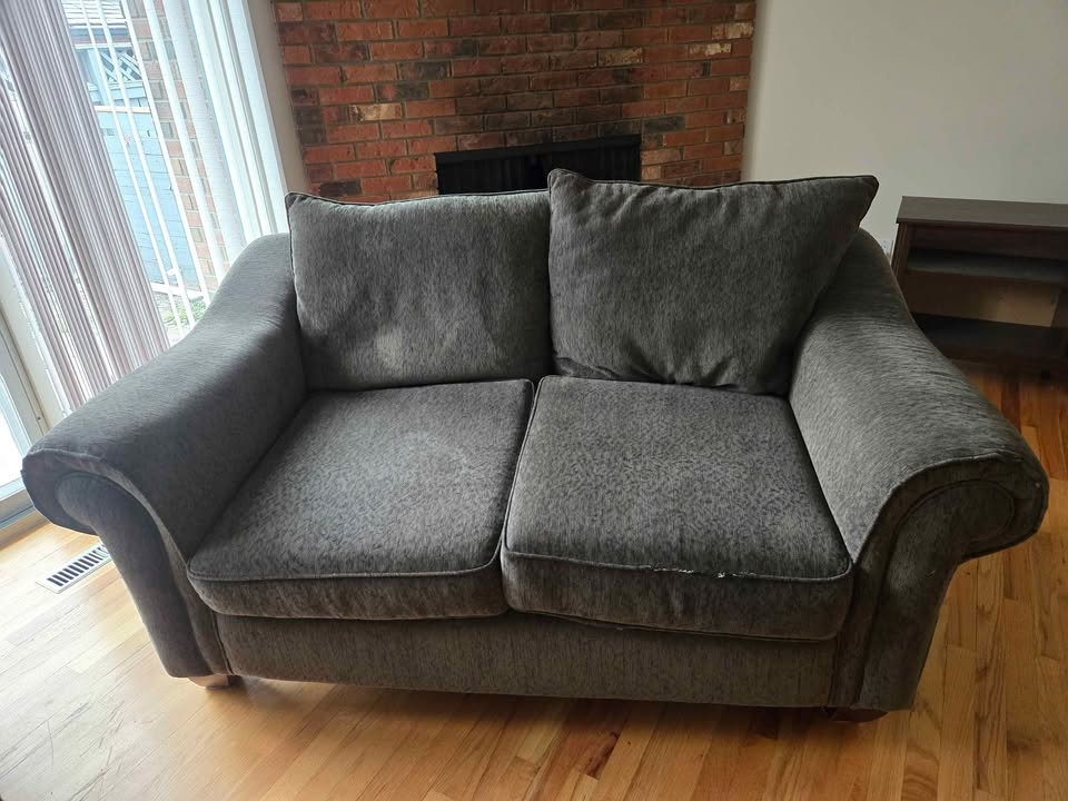 Dark grey couch - photo 2