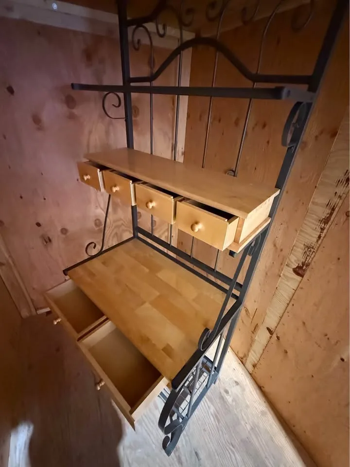 Bakers Rack image indicator(7)