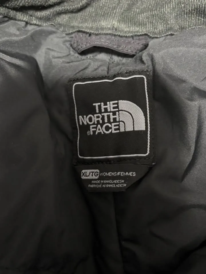 Women’s XL north face Snowpants image indicator(3)
