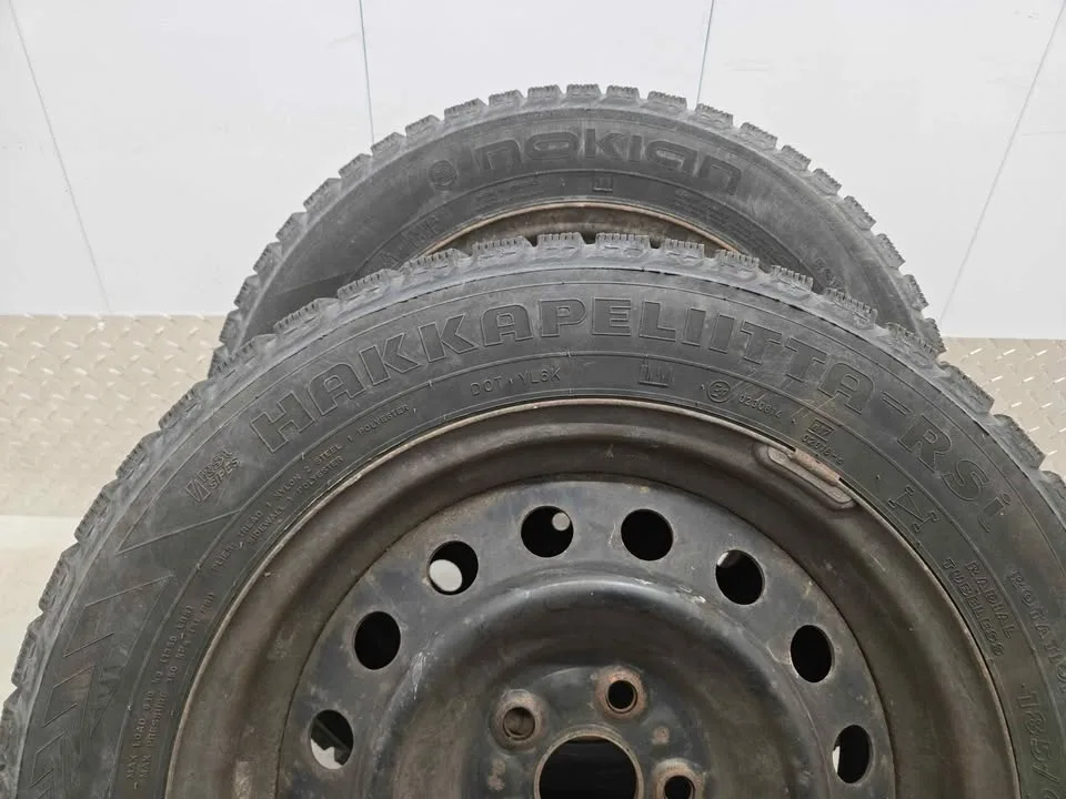 Nokian Hakkapelitta Winter Tires- 185/65R15 image indicator(7)