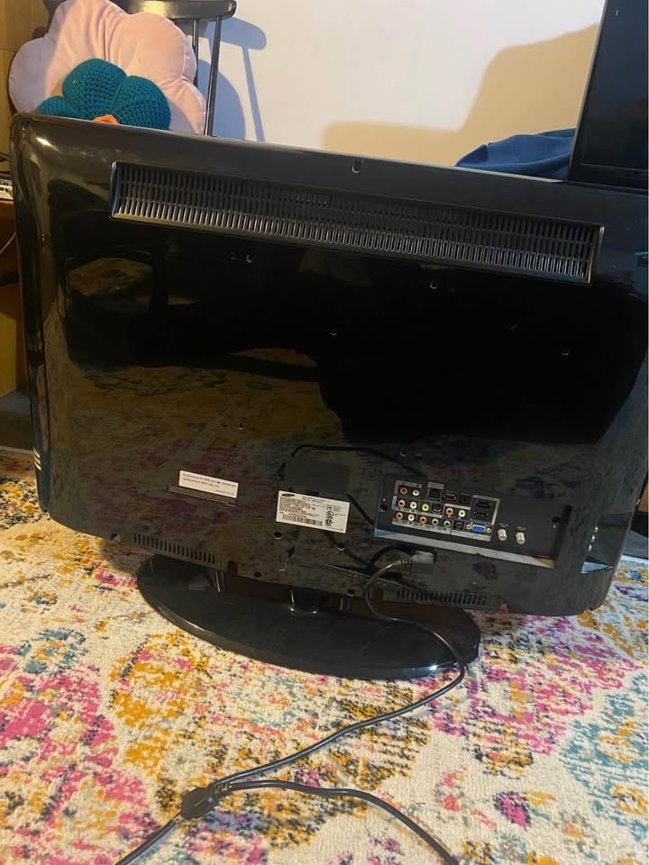 Samsung TV 31.5 inch - photo 2
