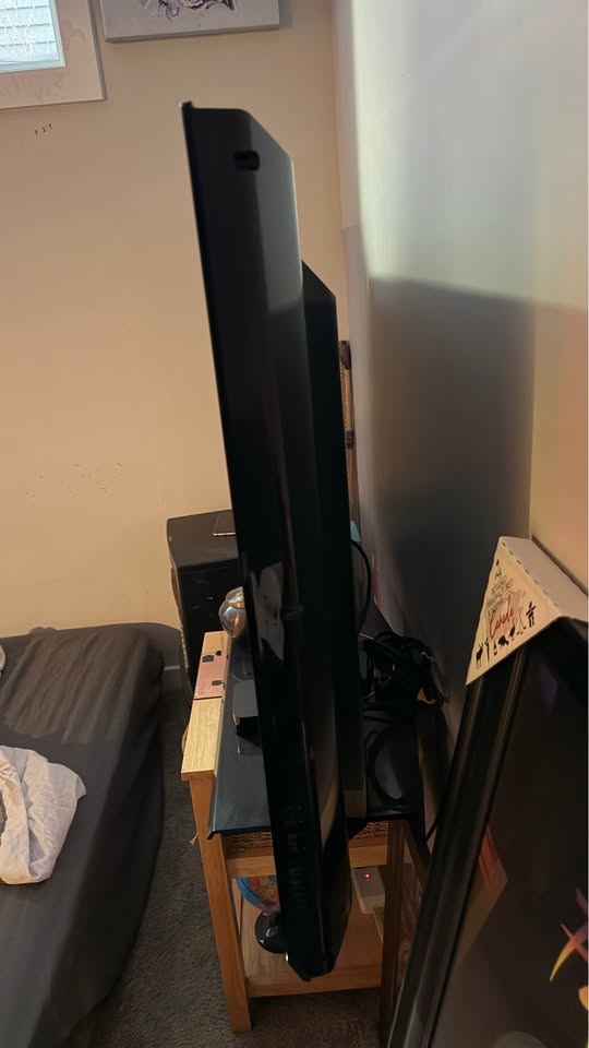 LG HDTV 47" - photo 2