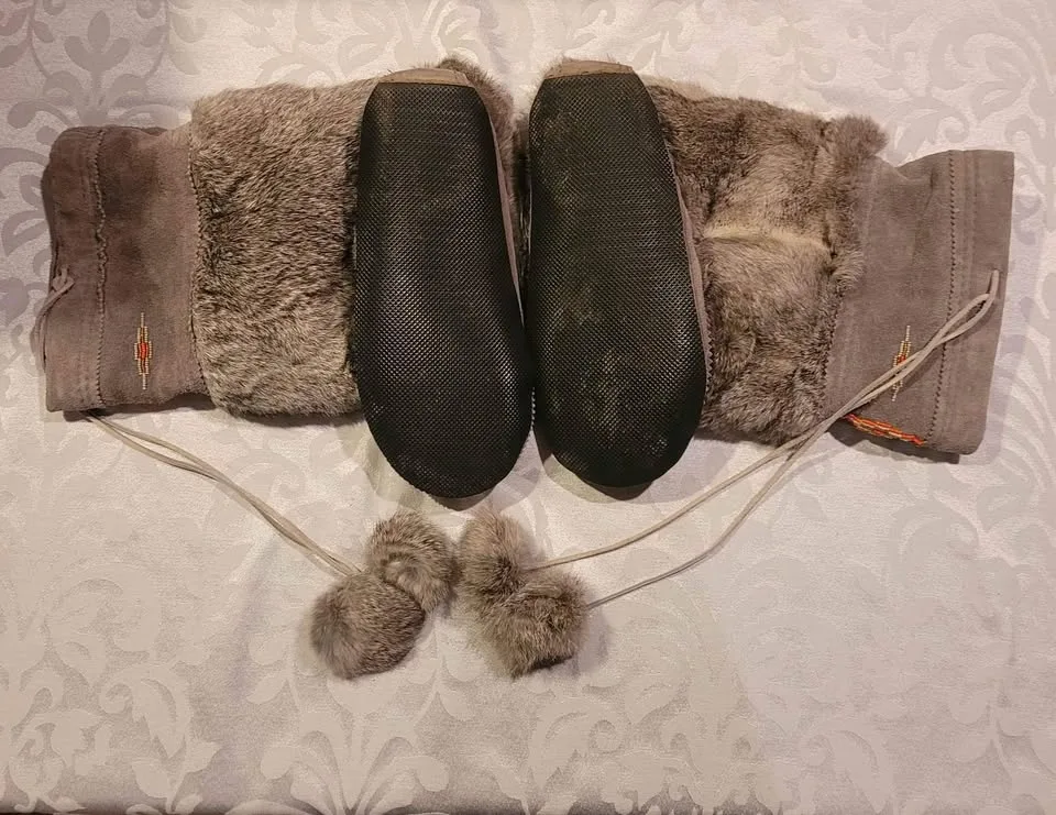 Vintage Handmade Pom Pom Winter Mukluks image indicator(4)