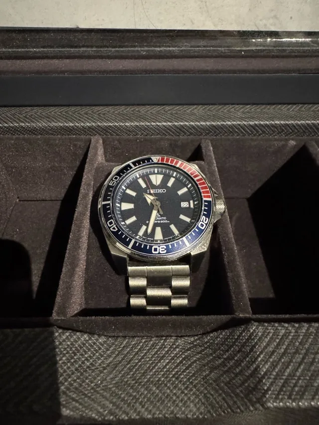 Seiko Men's Silver Prospex Automatic Dive Watch image indicator(2)