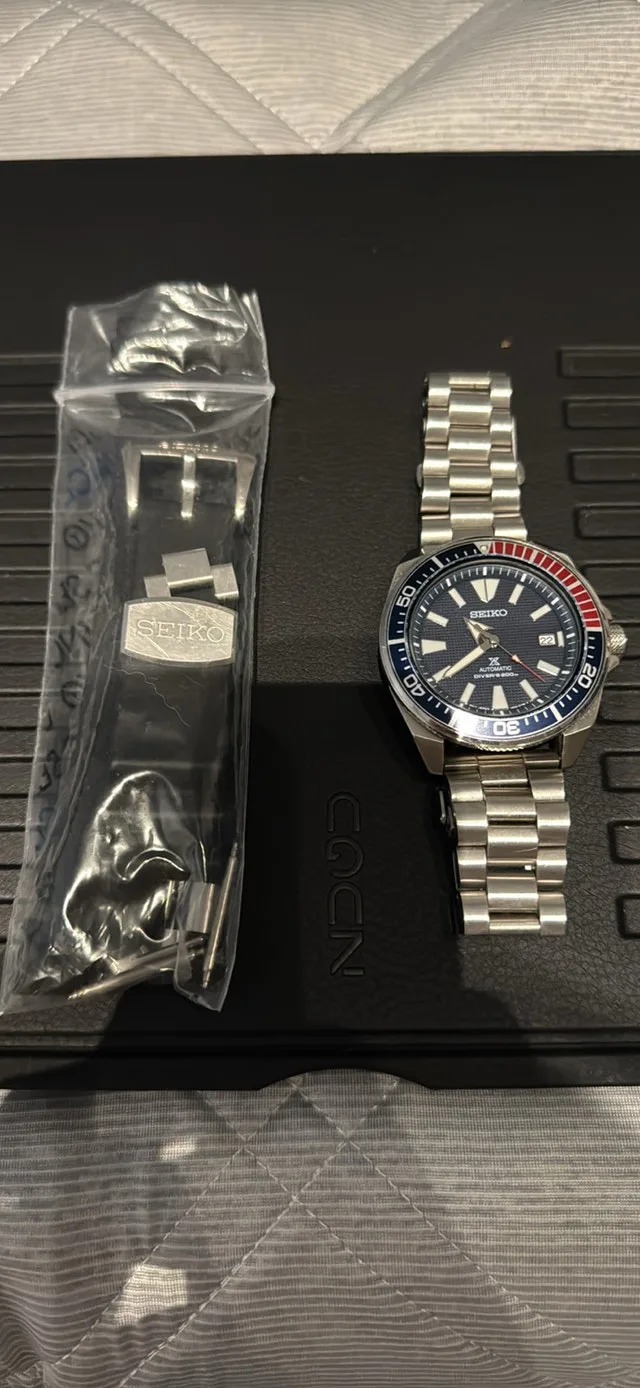 Seiko Men's Silver Prospex Automatic Dive Watch image indicator(4)