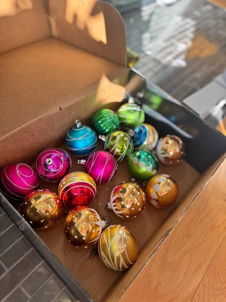 Vintage Christmas Ornament Lot (18)