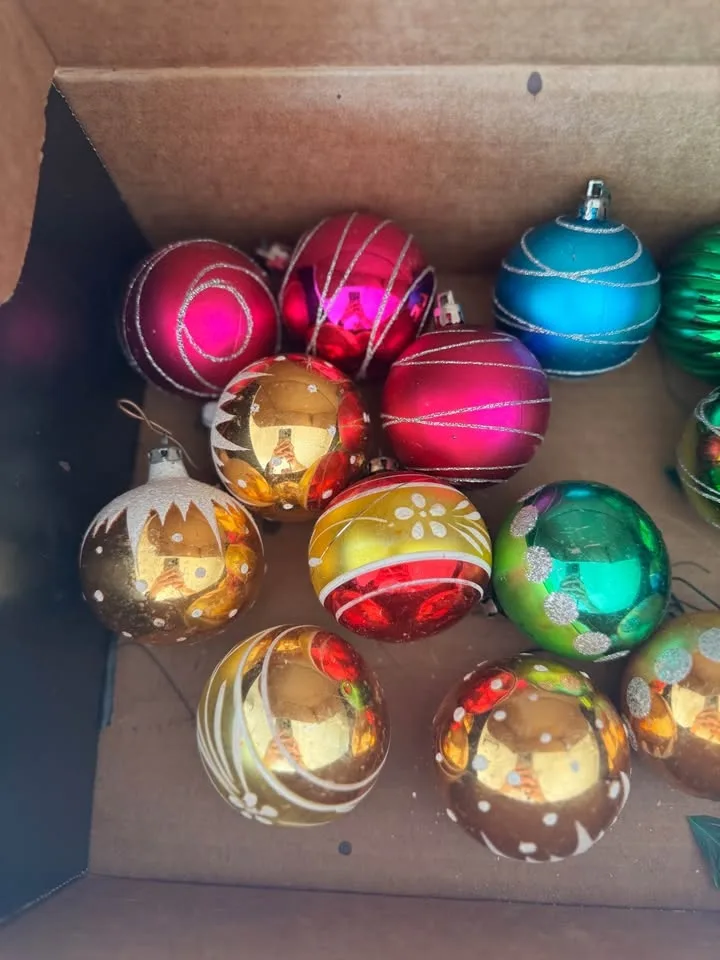 Vintage Christmas Ornament Lot (18) image indicator(2)