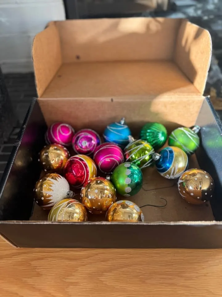 Vintage Christmas Ornament Lot (18) image indicator(7)