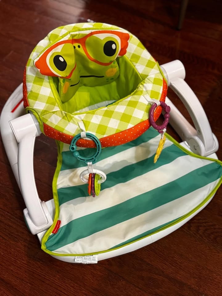 Fisher Price Sit-Me-Up Portable Baby Seat - photo 2