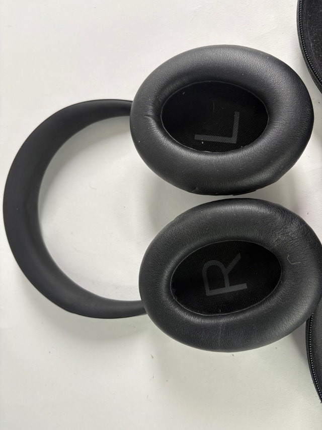 Bose Noise Cancelling 700 Bluetooth Over-Ear Wireless Headphones - photo 4