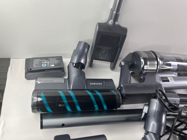 Samsung Jet90 Ultimate Stick Vacuum w/ Extra Battery - photo 4