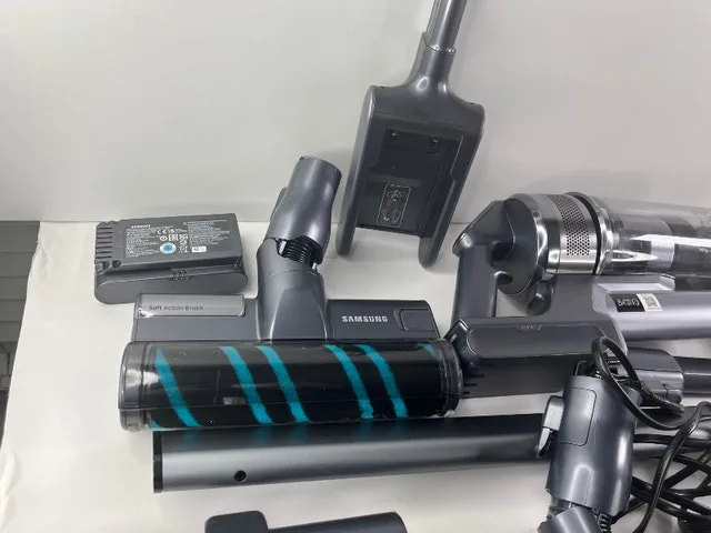 Samsung Jet90 Ultimate Stick Vacuum w/ Extra Battery image indicator(4)