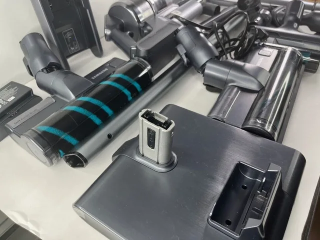 Samsung Jet90 Ultimate Stick Vacuum w/ Extra Battery image indicator(6)