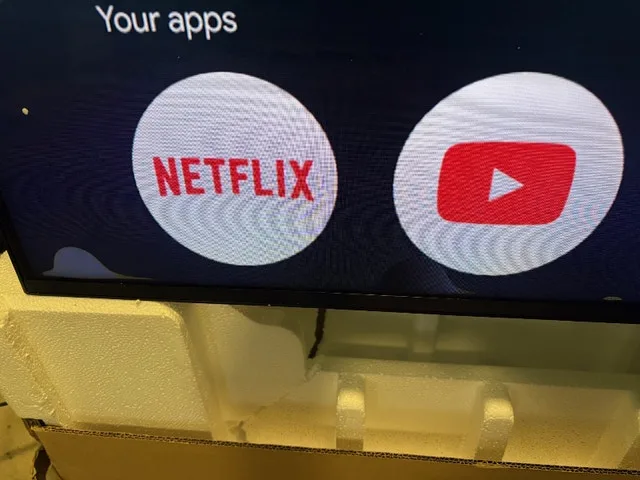 TCL 75" QM8 QLED 4K Smart Mini LED Google TV DAMAGED image indicator(7)