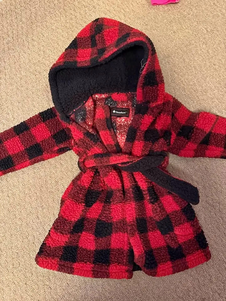 2T Canadiana Robe
