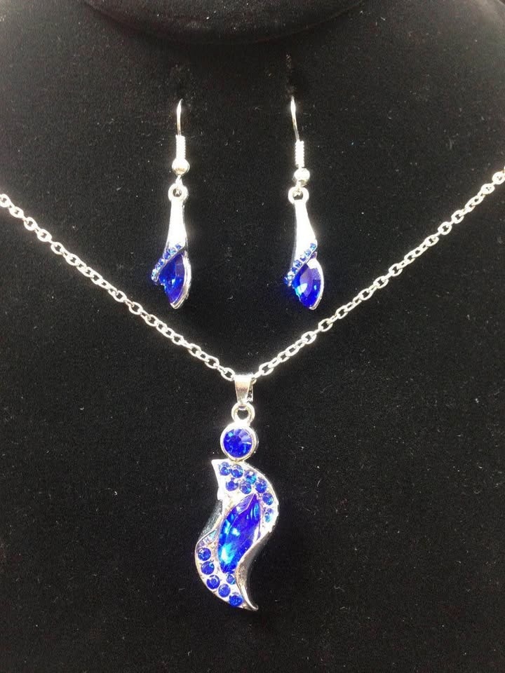 Necklaces and Rings - photo 3