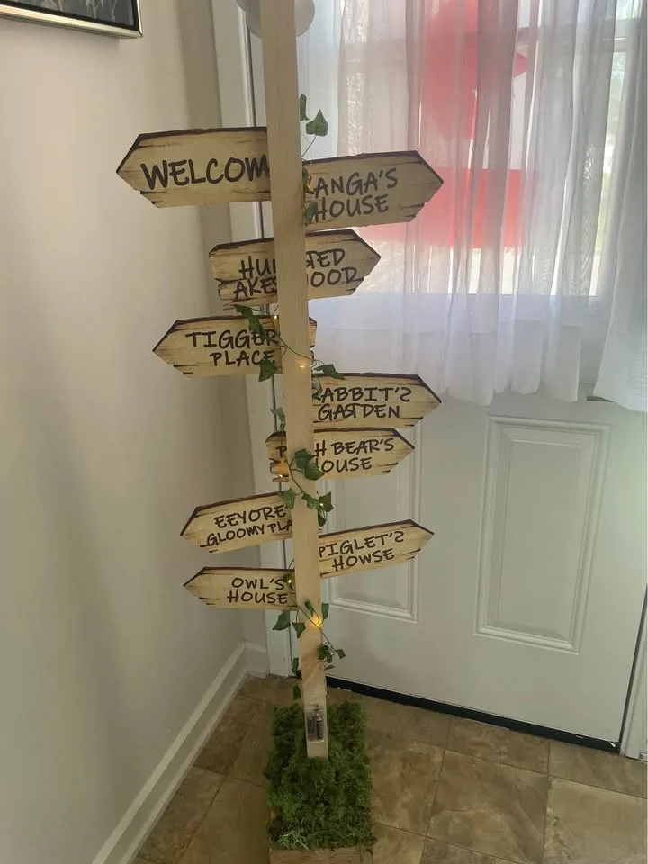 Pooh Bear 5 foot Rental Post image indicator(4)