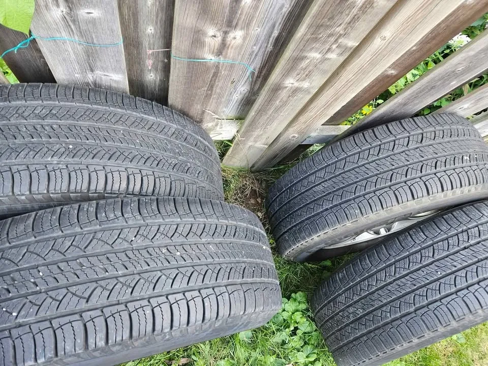 P265/65/R17 Michelin All Weather Tires on Lexus OEM Rims image indicator(2)