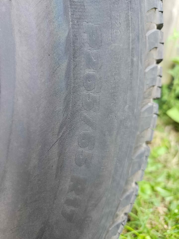 P265/65/R17 Michelin All Weather Tires on Lexus OEM Rims - photo 4