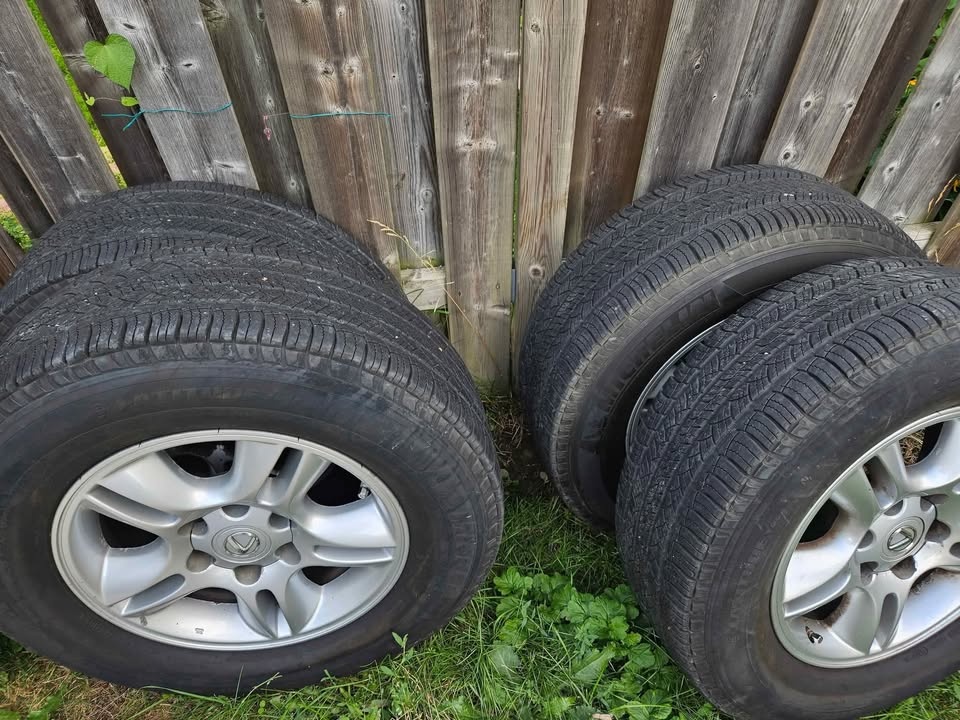 P265/65/R17 Michelin All Weather Tires on Lexus OEM Rims - photo 5