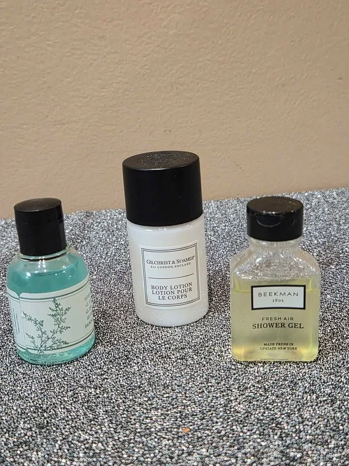 Mini shampoos, lotions, Conditioners image indicator(3)