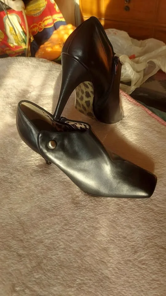 ALFANI Black Leather Ankle Booties Size 10M image indicator(2)