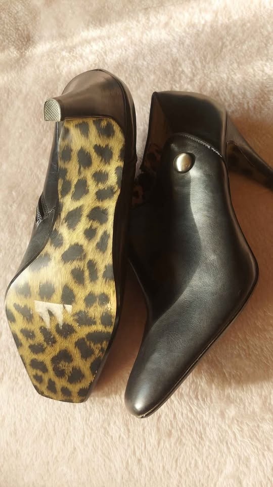 ALFANI Black Leather Ankle Booties Size 10M - photo 5