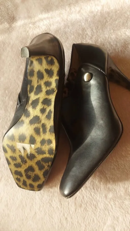 ALFANI Black Leather Ankle Booties Size 10M image indicator(5)