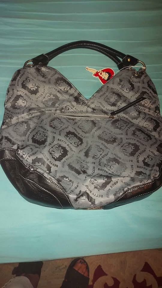 BEAUTIFUL  BETTY BOOP Hobo or Shoulder Bag - photo 2