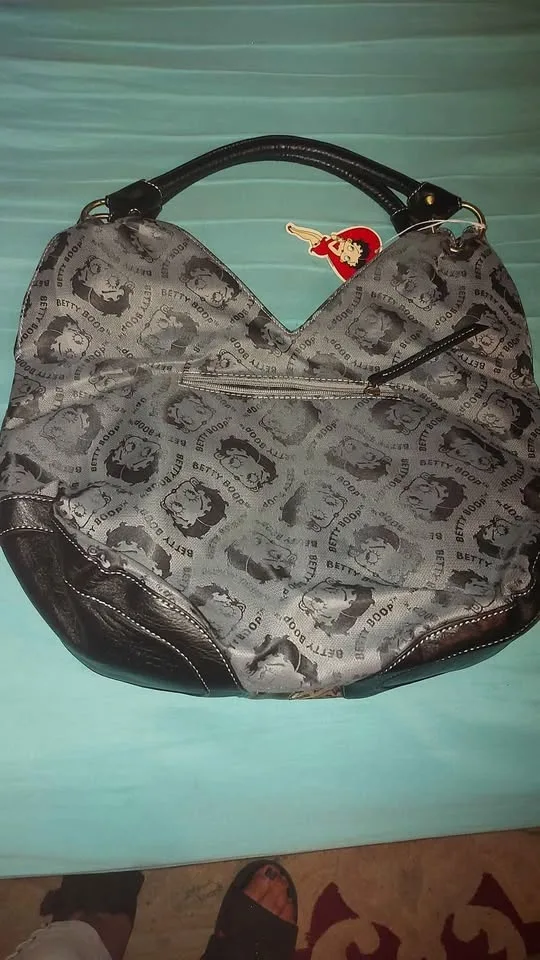 BEAUTIFUL  BETTY BOOP Hobo or Shoulder Bag image indicator(2)