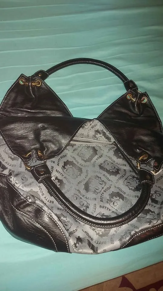 BEAUTIFUL  BETTY BOOP Hobo or Shoulder Bag image indicator(6)