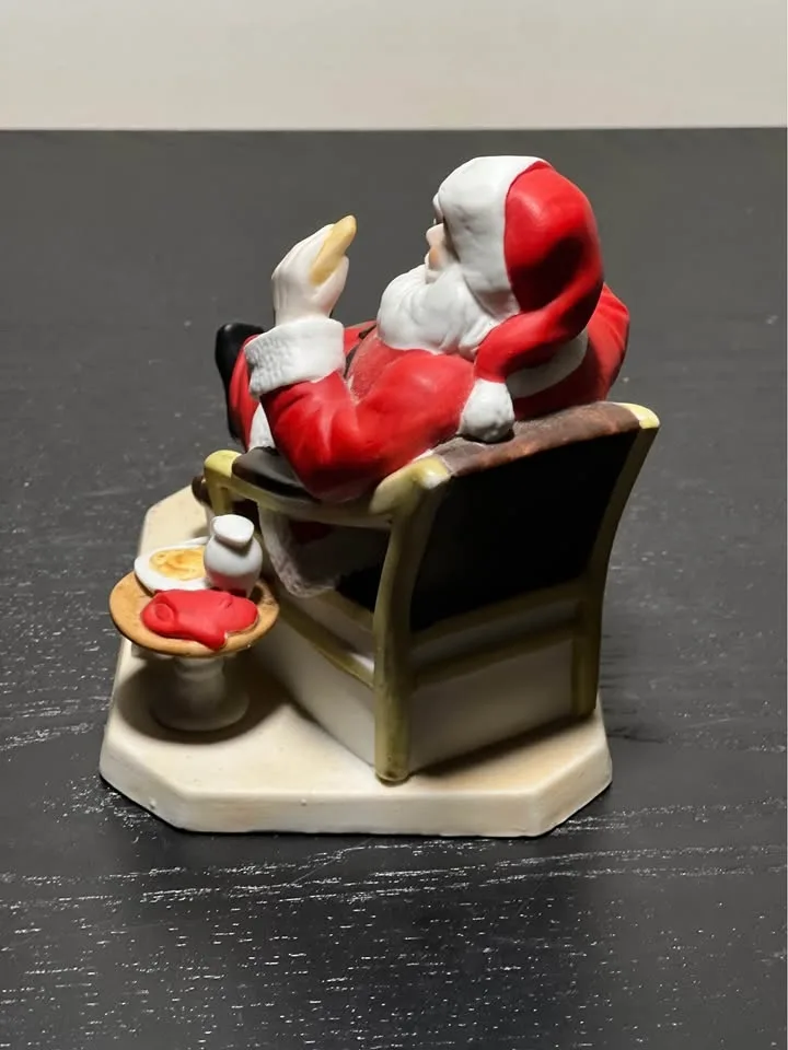 Norman Rockwell "Santa's Snack" Figurine image indicator(4)