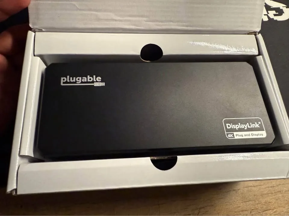 Plugable Triple Display 4K Docking Station image indicator(4)