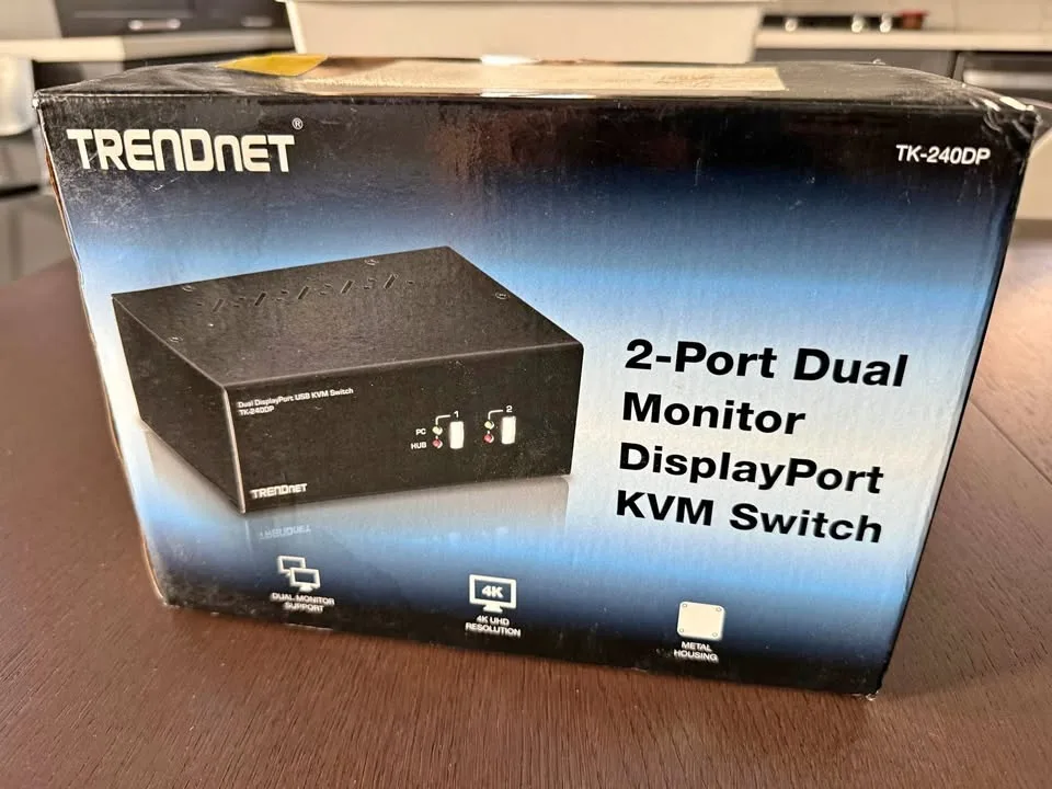 Trendnet 2 port DUAL monitor KVM switch + cables