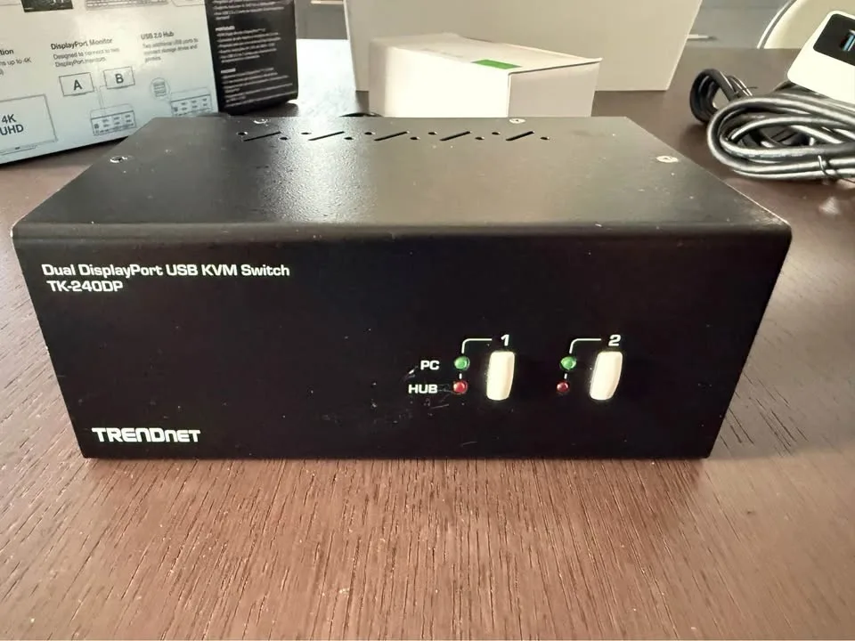 Trendnet 2 port DUAL monitor KVM switch + cables image indicator(4)