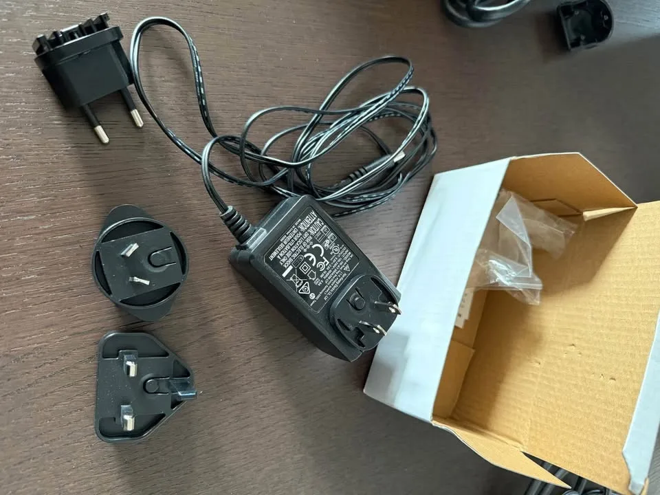 Trendnet 2 port DUAL monitor KVM switch + cables image indicator(10)