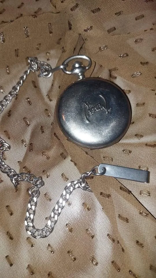 Wolf Quartz Pocket Watch What a Great present image indicator(2)