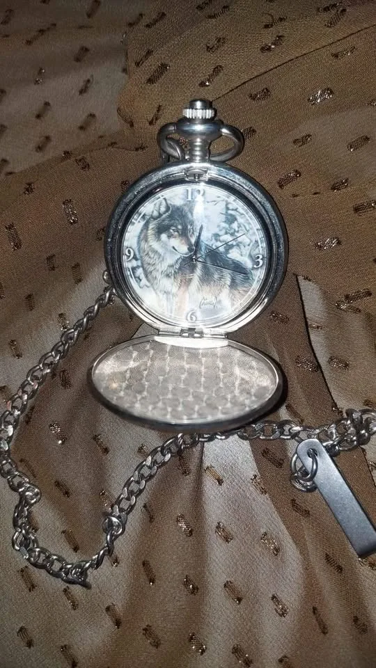 Wolf Quartz Pocket Watch What a Great present image indicator(3)
