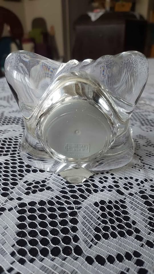 MIKASA Twist Square Quartz Crystal Desk Clock - photo 3
