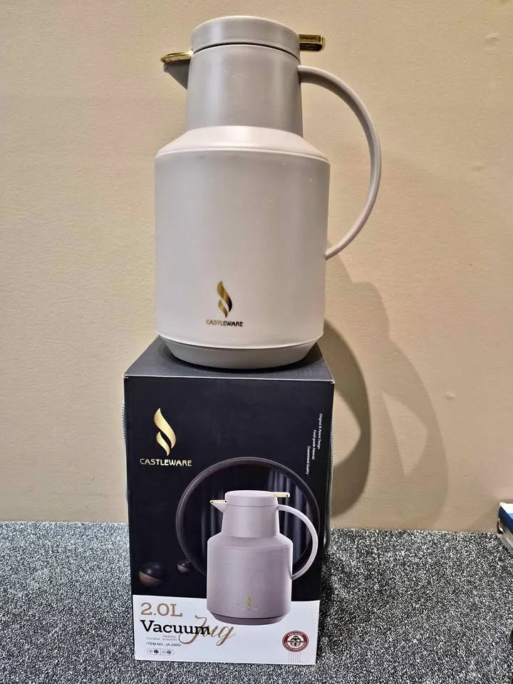 Vacuum jug designed to keep beverages hot or cold thumbnail