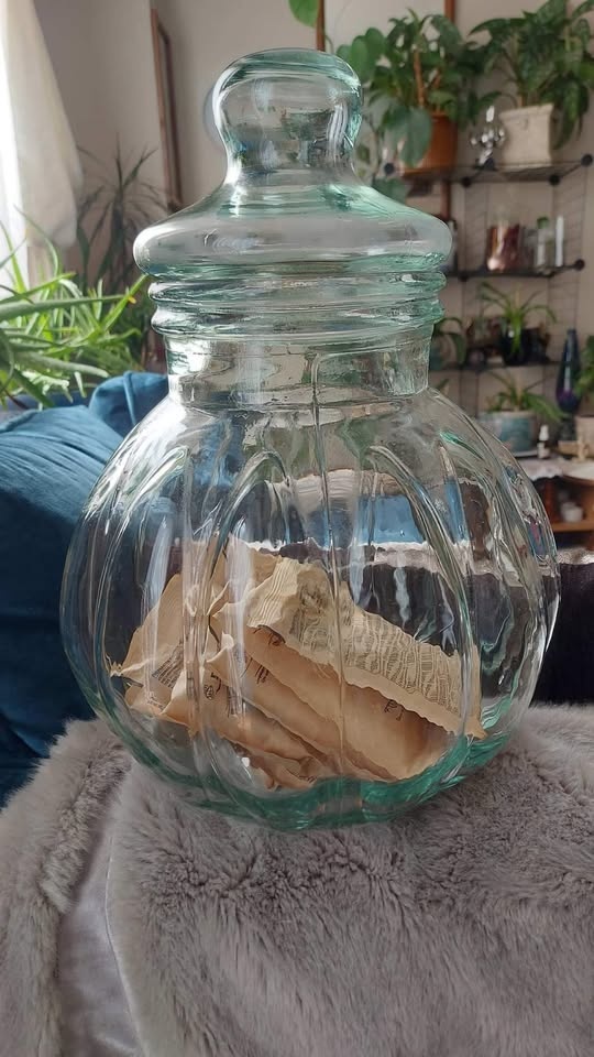 Large Green Vintage Jar - photo 2