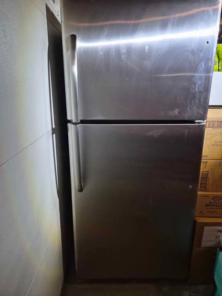 Refrigerator thumbnail
