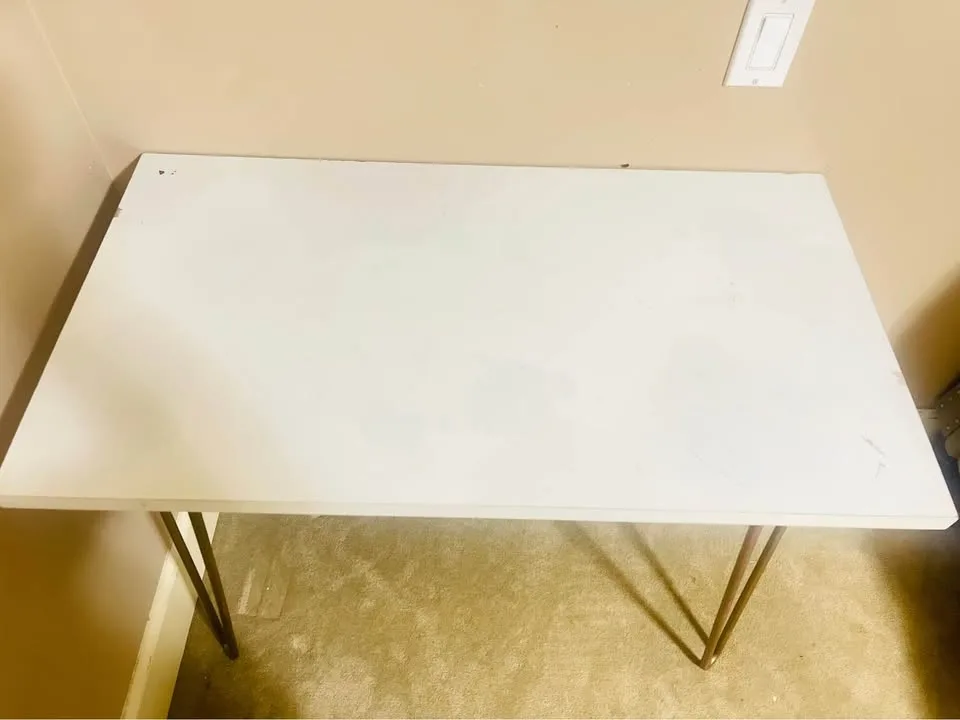 Retro- inspired computer desk. image indicator(2)