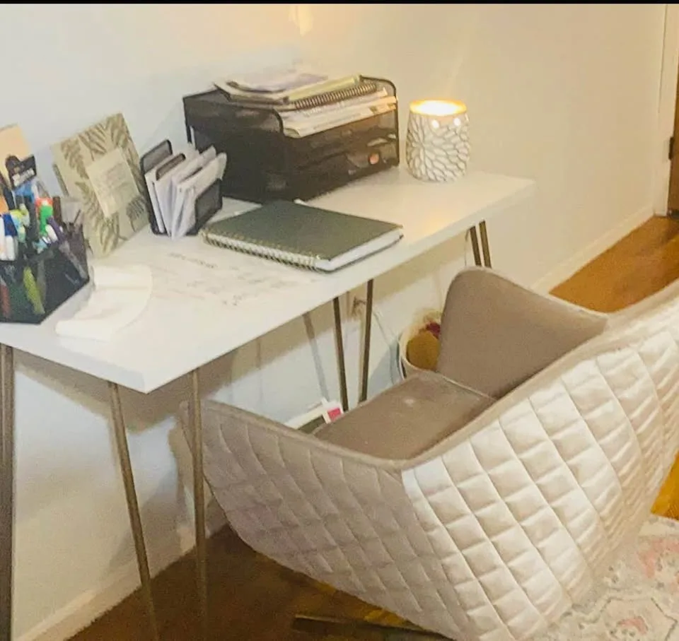 Retro- inspired computer desk. image indicator(4)