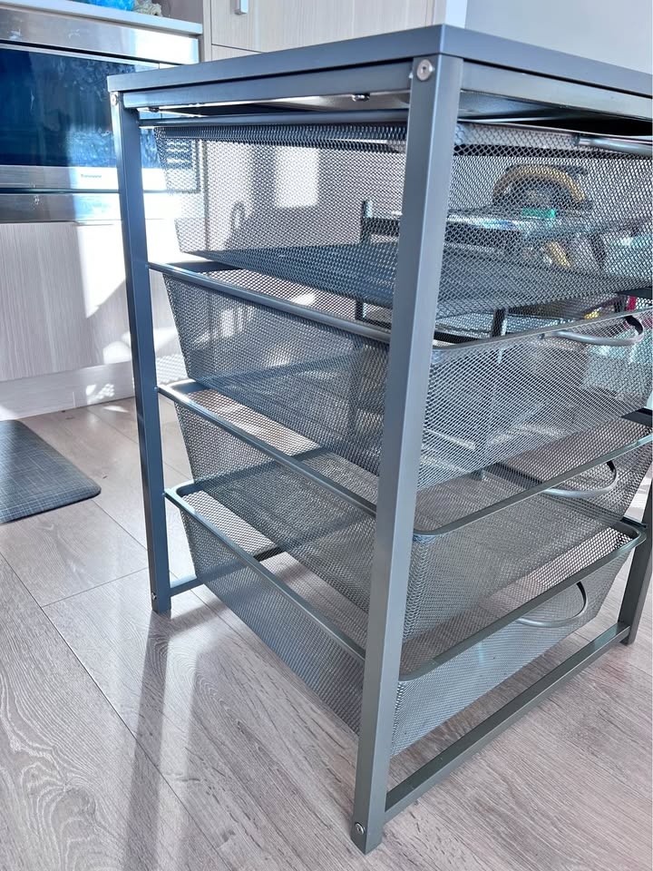 4-Compartment Metal Drawer