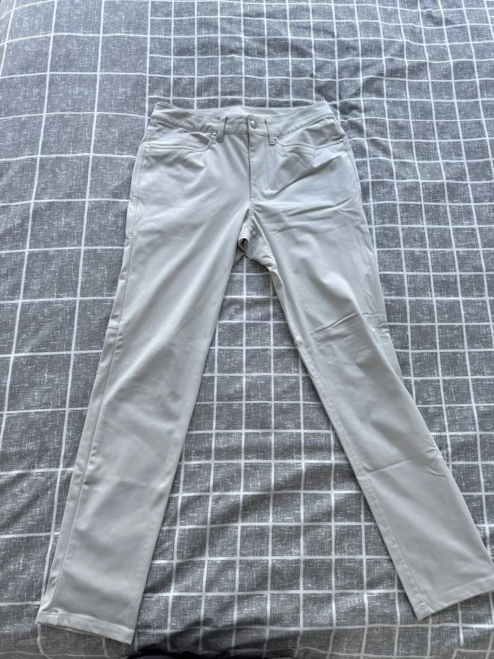 Lululemon ABC Slim-Fit Pant 30x32 – Off-White / Great Condition