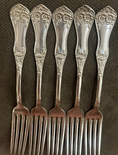 5 Wm. Rogers & Son Silverplate Forks - photo 2