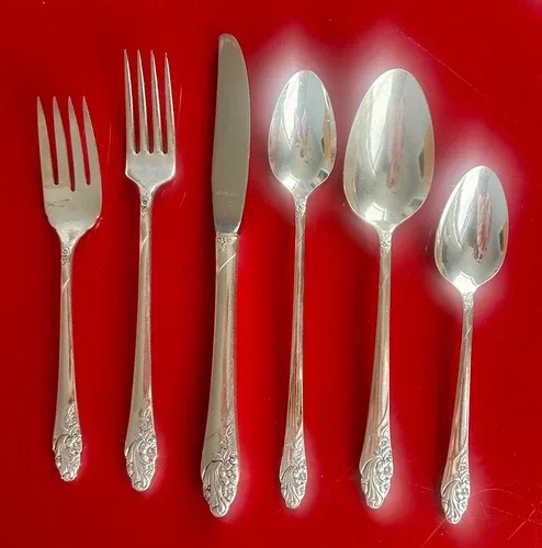 Evening Star Oneida Silverplate 6-Piece Setting