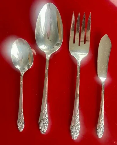 Evening Star Oneida Silverplate 6-Piece Setting image indicator(2)