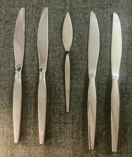 Oneida SATINIQUE 18 Knives and Spoons image indicator(4)